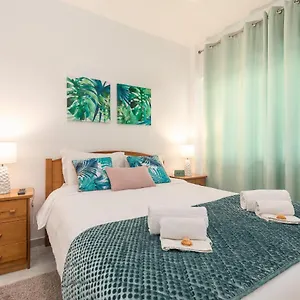 https://aquazul-beach-apartment.hotelaalgarve.com
